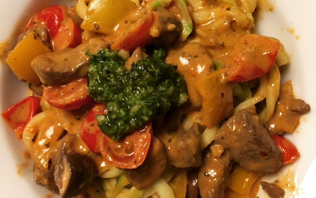 Zucchini-Nudeln mit Rindfleisch
